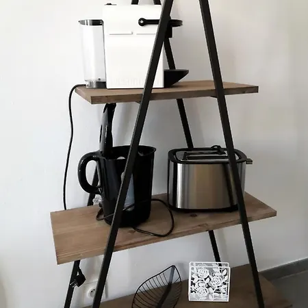 Grand 2 Pieces Renove Climatise, Vieil Antibes, Proche Port