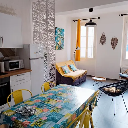 شقة Grand 2 Pieces Renove Climatise, Vieil Antibes, Proche Port *