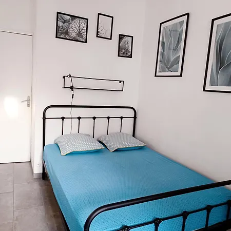 Grand 2 Pieces Renove Climatise, Vieil Antibes, Proche Port * أنتيب