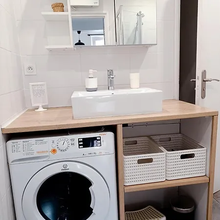 شقة Grand 2 Pieces Renove Climatise, Vieil Antibes, Proche Port